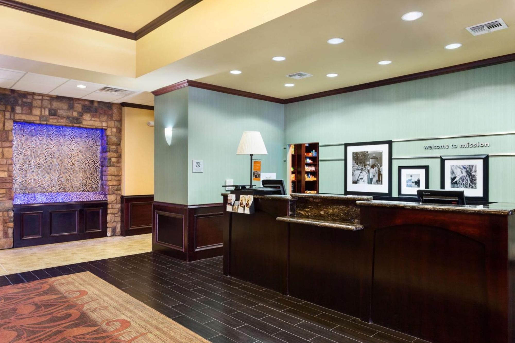Hampton Inn & Suites Mission Exterior foto
